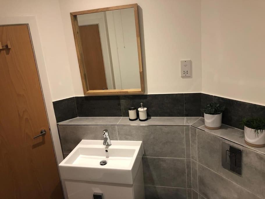Stunning Apartment In Leeds- Financial District Leeds  Bagian luar foto