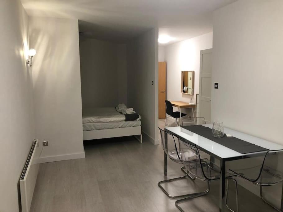 Stunning Apartment In Leeds- Financial District Leeds  Bagian luar foto