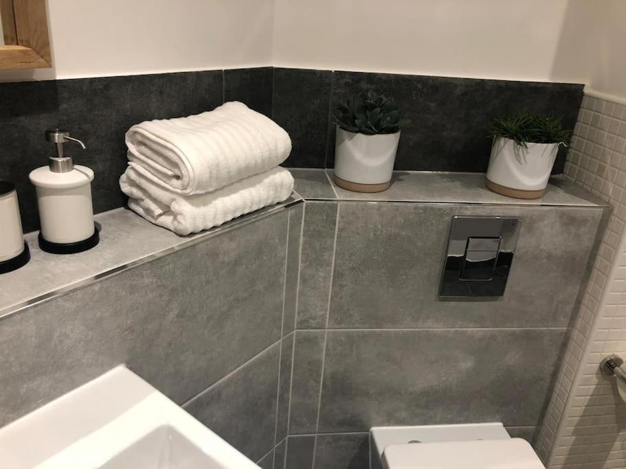 Stunning Apartment In Leeds- Financial District Leeds  Bagian luar foto